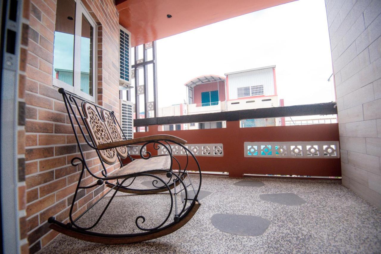 Ripoll'Es Homestay Chishang Exterior photo